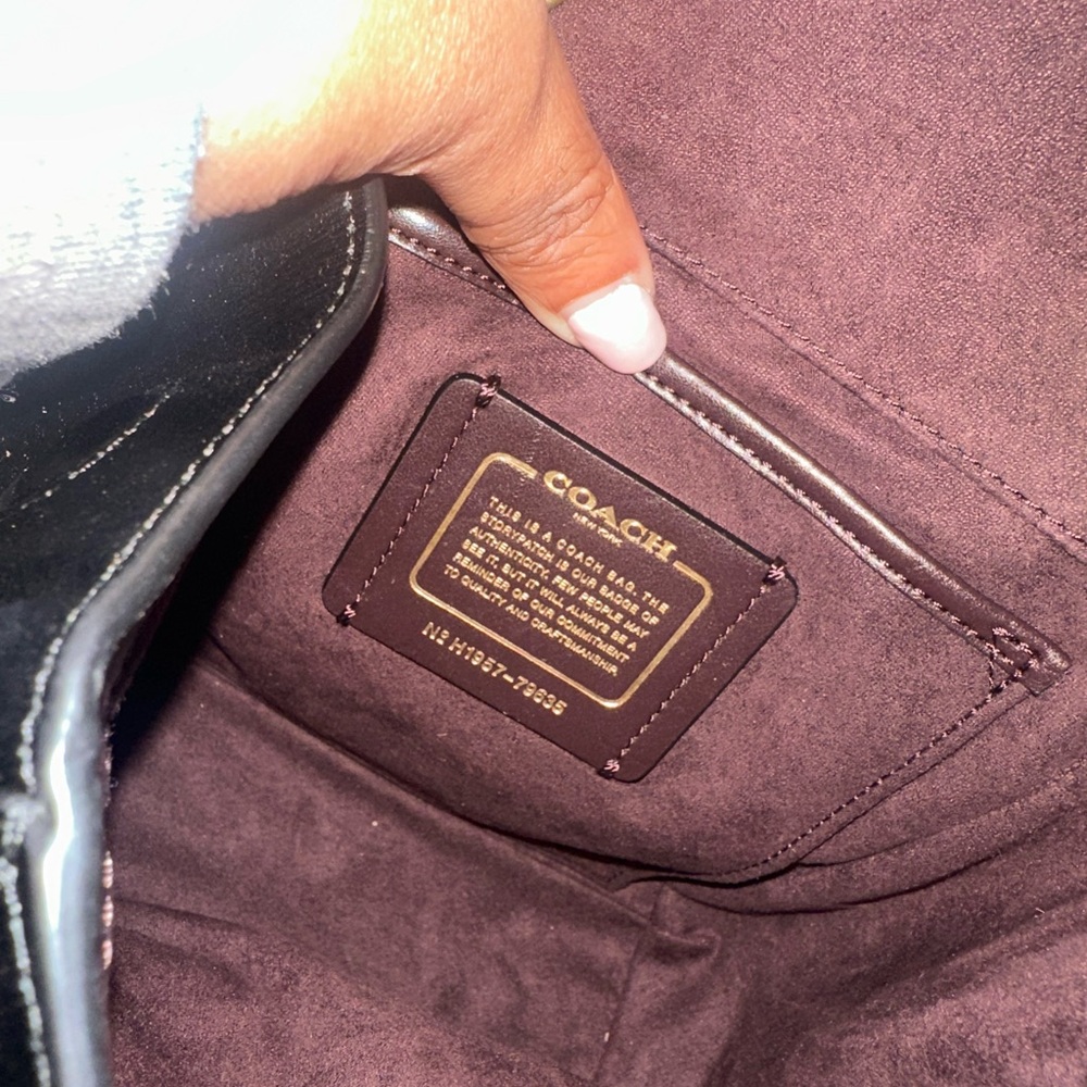 Elegant Black and Red Women's Bag - Picture 6 of 6